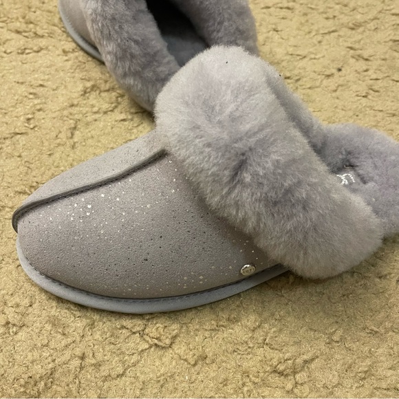 🎉HP🎉 BNWOT Ugg Women’s Scuffette II Metallic Spots - Picture 4 of 8